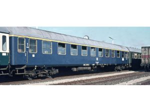 rychlíkový vůz 1.třídy Am 202 DB Brawa 58084