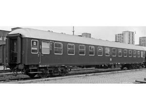 rychlíkový vůz 2.třídy B4ümg-54 DB DC Analog BASIC+ LED Brawa 58120