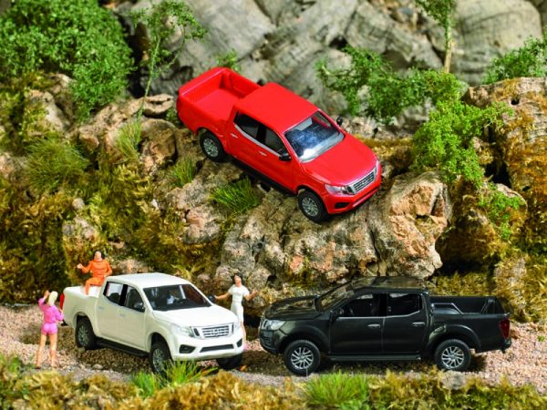 Nissan Navara černý Busch 53701 - Image 2