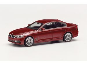 BMW 5 Limousine vínová metalíza Herpa 430692-005