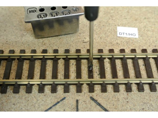 vrtací přípravek pro pokládku flexi kolejí H0 Peco, Piko, Roco line KaModel DT1HO - Image 3