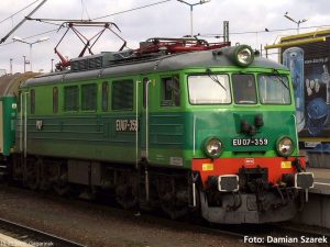 elektrická lokomotiva EU07 PKP Piko 96397