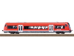 motorový vůz řady 650 DB DCC se zvukem Trix 25965