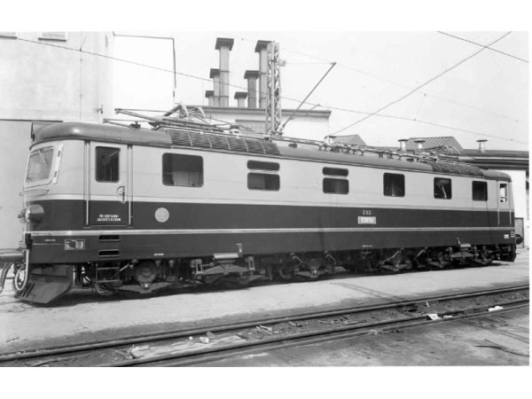 elektrická lokomotiva E669.1 ČSD DCC se zvukem Piko 21022