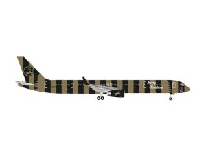 Christmas 2025 Boeing 757-300 Herpa 538671