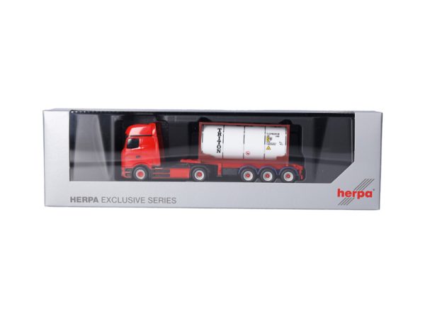 MB eActros ProCabin Gigaspace cisternový návěs TRITON Herpa 960137 - Image 4