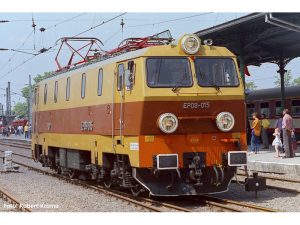 elektrická lokomotiva EP09 015 PKP DCC se zvukem Piko 97531