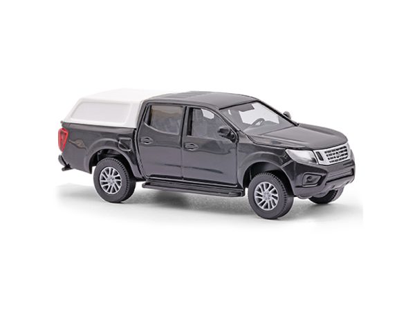 Nissan Navara černý s bílou korbou Busch 53733