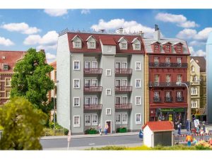 bytový dům Pritzwalk Faller 130751