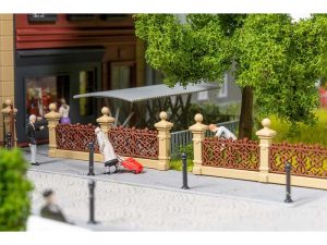 zdobený hnědý plot Faller 180425