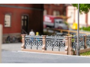 zdobený šedý plot Faller 180426