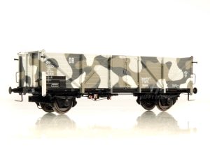 otevřený nákladní vůz černobílá kamufláž Exact train 20339