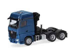 MB Arocs 18 Bigspace (6x4) s nakládací rukou modrý Herpa 318747