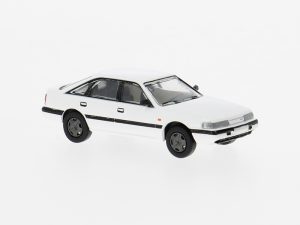 Mazda 626 bílá 1987 Brekina PCX870475