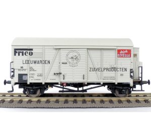 zavřený vůz Oppel FRICO Rivella NS s brzdařskou budkou Exact train 24024