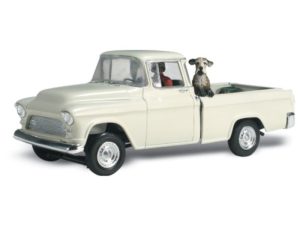 Pick-Up bílý s Hallem a psem Dukem Woodland Scenics AS5321