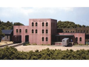 tovární budova Fedups Freight Co. Woodland Scenics DPM35400