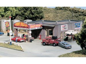 autodílna s čerpací stanicí Woodland Scenics DPM66200