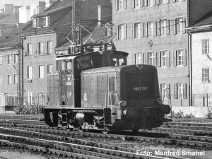 elektrická lokomotiva 1067 zelená ÖBB se zvukem Piko 21048