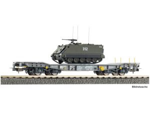 těžkotonážní plošinový vůz Slmmnps s bojovým vozidlem M1113 SBB-CFF Piko 96280