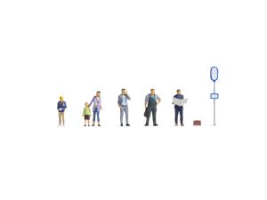 na autobusové zastávce - doprodej Noch 36246